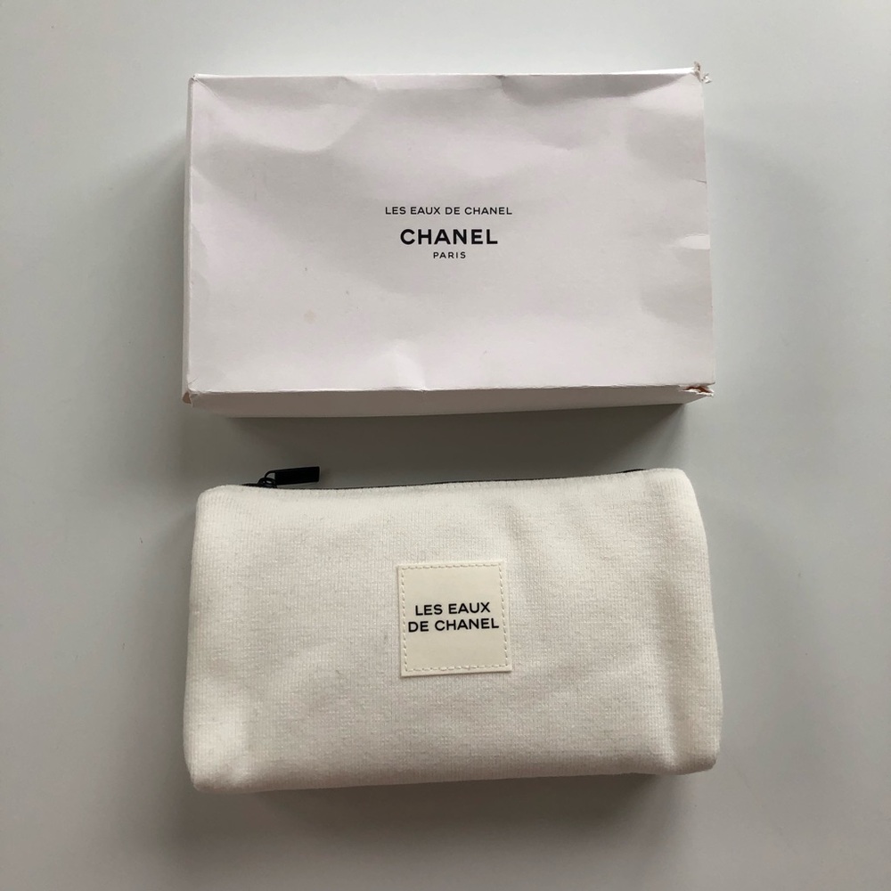 CHANEL Les Eaux Knit Cosmetic Toiletry Makeup Bag Pouch Bag VIP New in Box - Picture 9 of 12